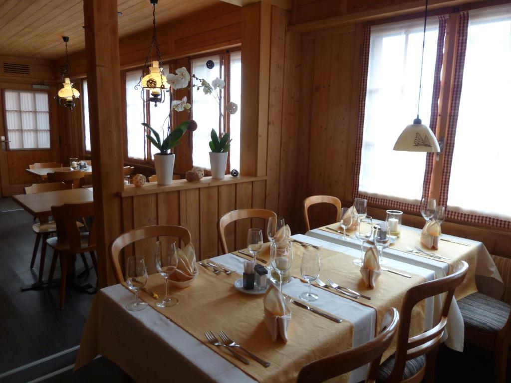 Gasthof Derby Hotel Zweisimmen Exterior photo
